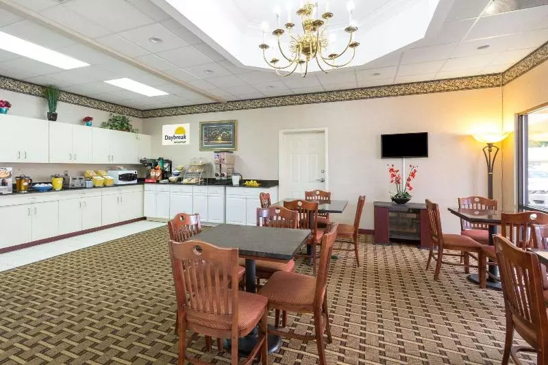 酒店 Americas Best Value Inn & Suites Sumter