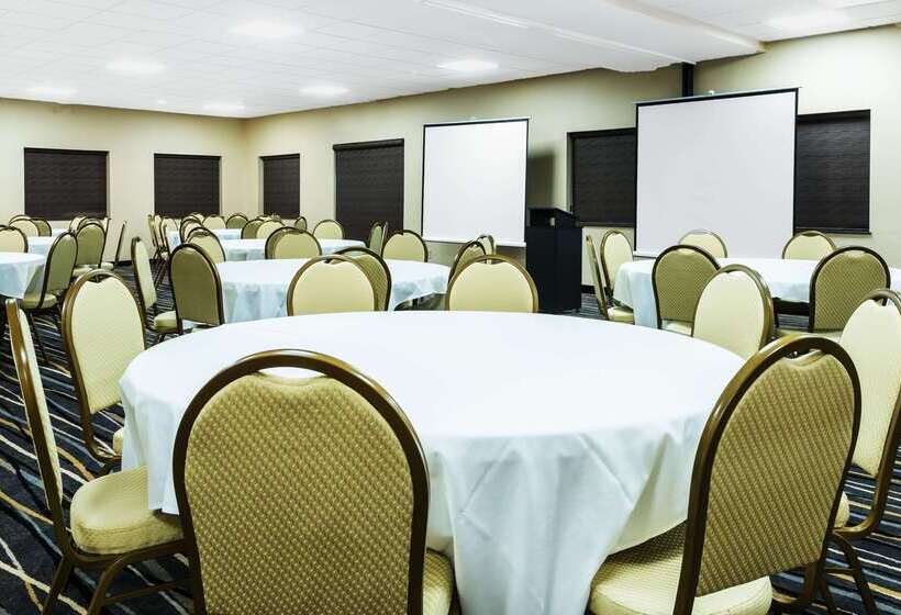 هتل Baymont By Wyndham Copley Akron