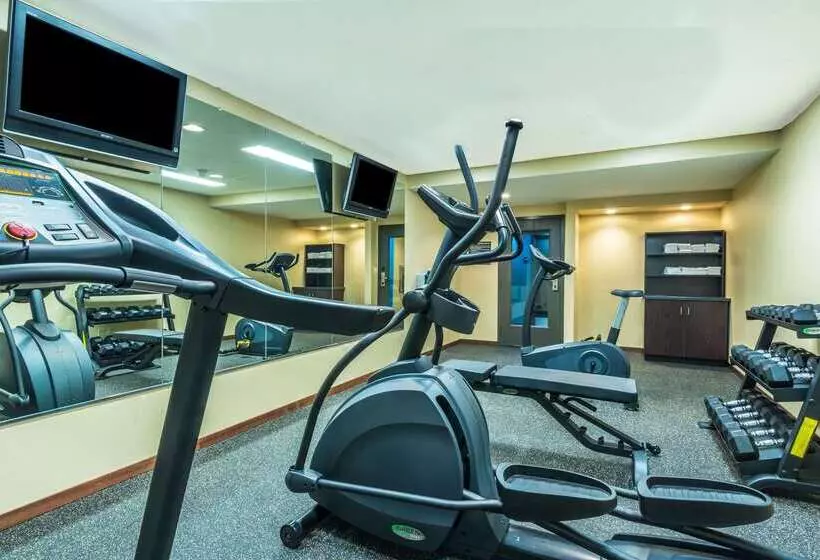 Hotel Baymont By Wyndham Copley Akron