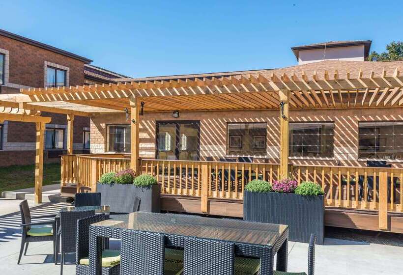 هتل Baymont By Wyndham Copley Akron