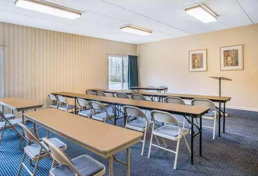 فندق Baymont By Wyndham Warrenton