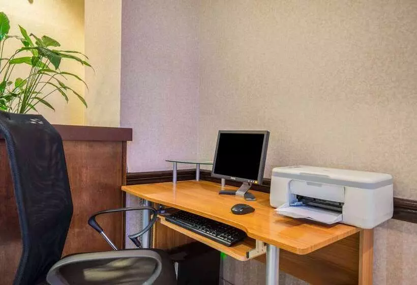 فندق Baymont By Wyndham Warrenton