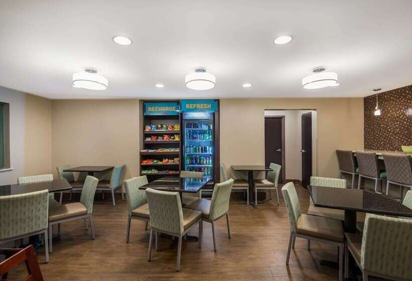 Otel Clarion Pointe Downtown