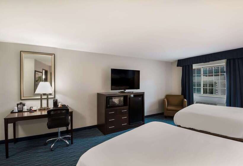 Otel Clarion Pointe Downtown