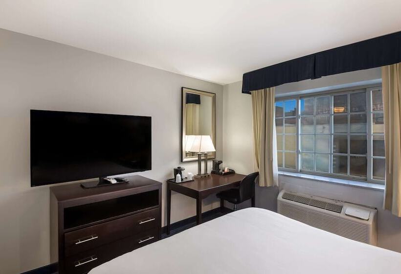 Otel Clarion Pointe Downtown