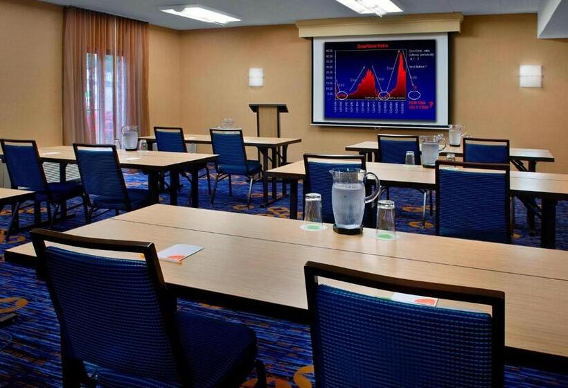 فندق Courtyard By Marriott Hartford Windsor Airport