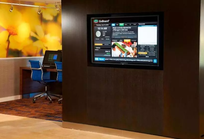 ホテル Courtyard Chicago Deerfield