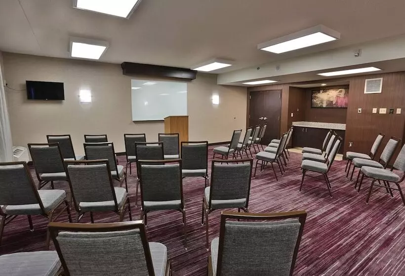 Отель Courtyard Montgomery