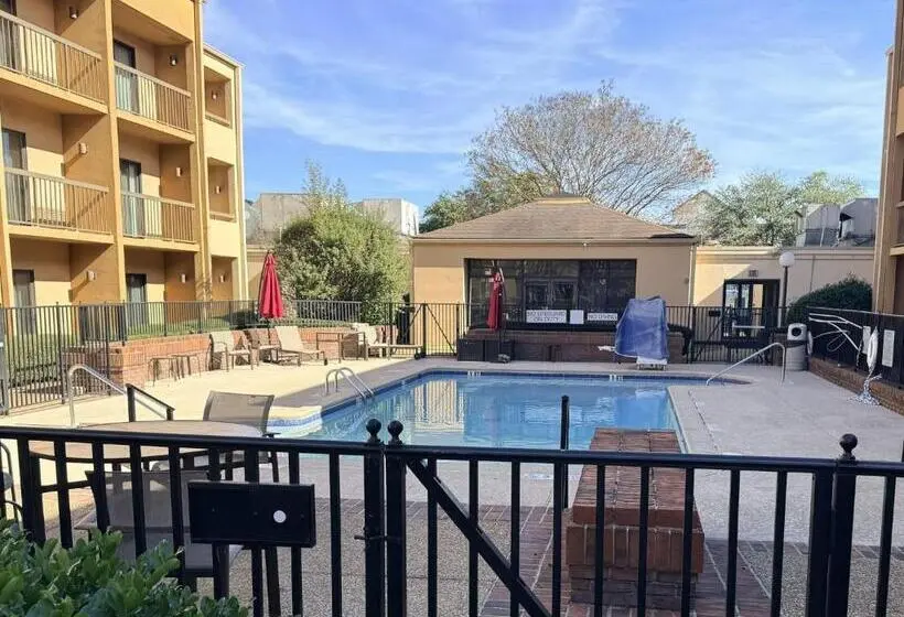 ホテル Courtyard Montgomery
