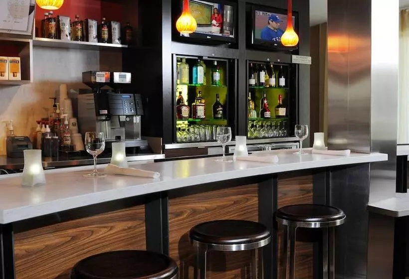 בית מלון כפרי Courtyard By Marriott Oklahoma City Airport