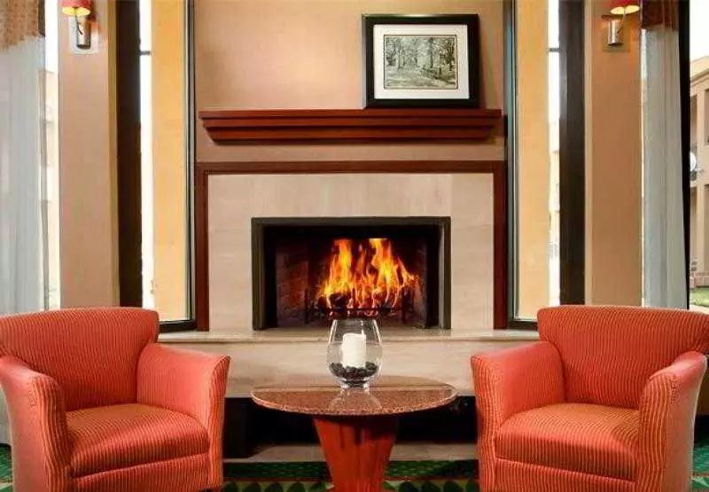 Отель Courtyard By Marriott Richmond West