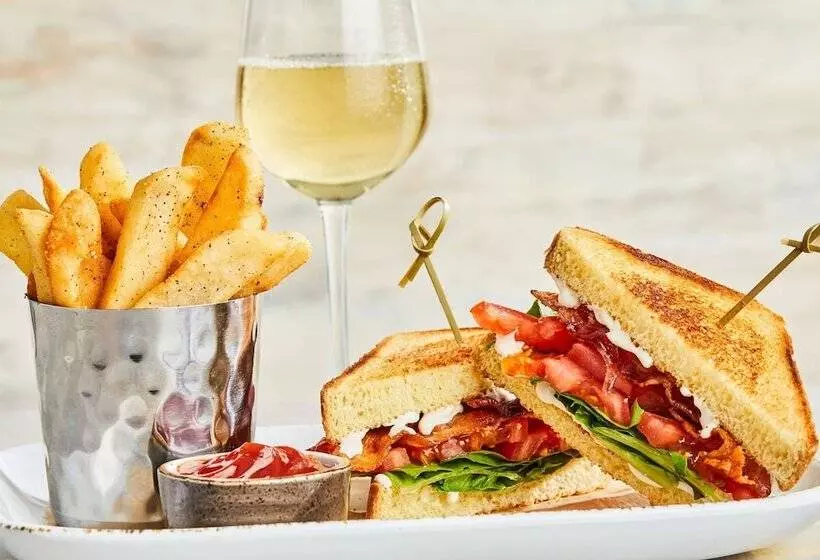 هتل Courtyard By Marriott Tallahassee Downtown/capital