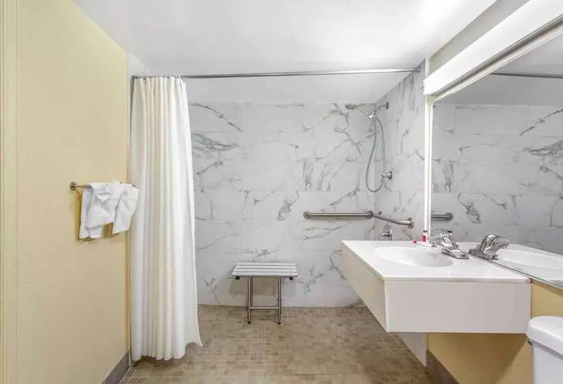 Otel Days Inn By Wyndham Hampton Near Coliseum Convention Center