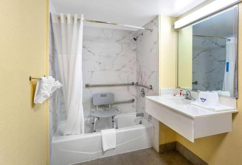 فندق Days Inn By Wyndham Hampton Near Coliseum Convention Center