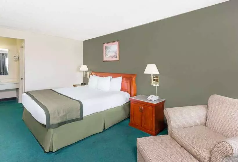 בית מלון כפרי Days Inn By Wyndham Hannibal