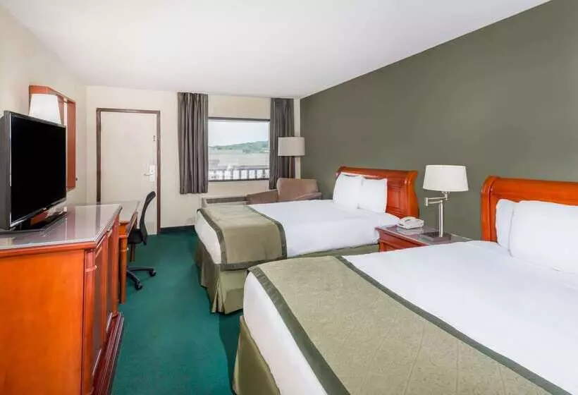 בית מלון כפרי Days Inn By Wyndham Hannibal