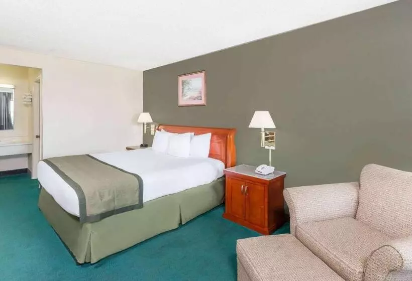 בית מלון כפרי Days Inn By Wyndham Hannibal