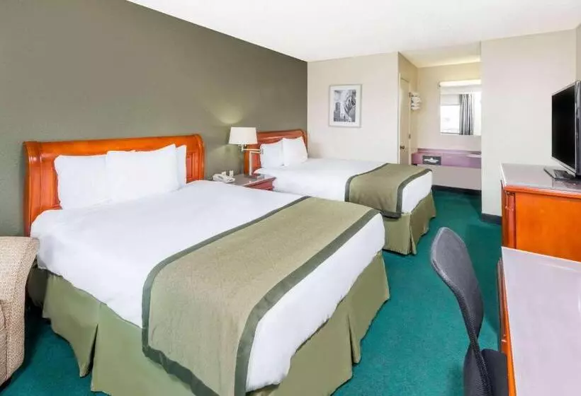 בית מלון כפרי Days Inn By Wyndham Hannibal