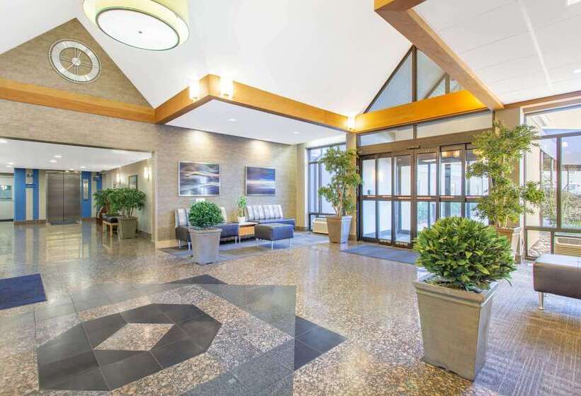 בית מלון כפרי Days Inn By Wyndham Lanham Washington Dc