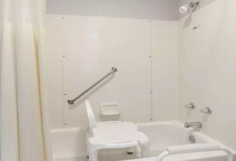 Szálloda Days Inn By Wyndham Seymour