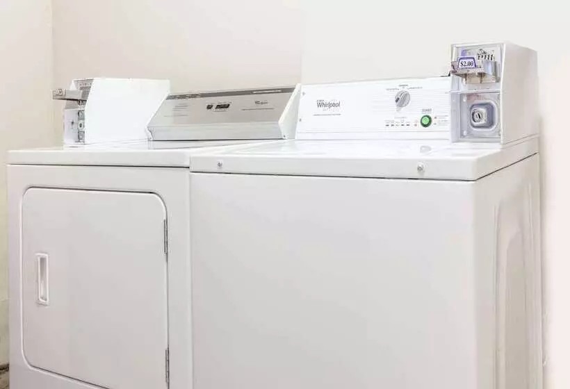 Szálloda Days Inn By Wyndham Seymour