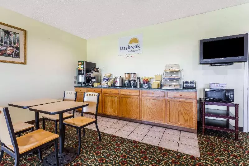 Szálloda Days Inn By Wyndham Seymour