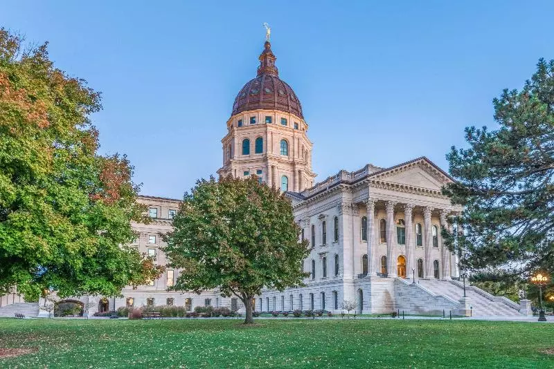 酒店 Days Inn By Wyndham Topeka