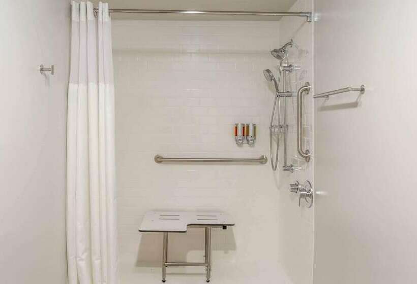 هتل Wilmington / University