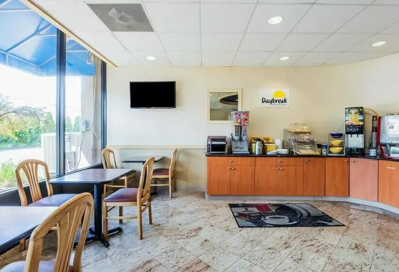 Szálloda Days Inn By Wyndham Hartford/closest Downtown