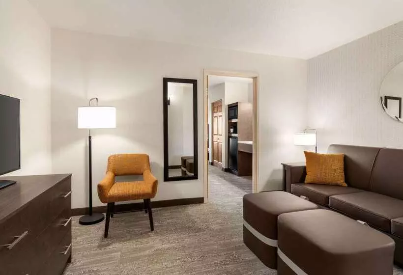 هتل Days Inn & Suites By Wyndham Bozeman