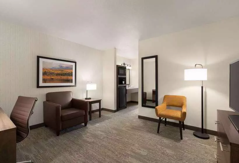 هتل Days Inn & Suites By Wyndham Bozeman