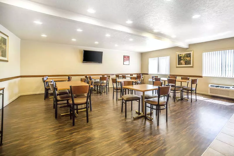 Otel Econo Lodge Inn And Suites Sandy