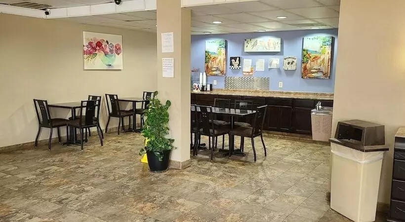 Отель Fairview Inn & Suite