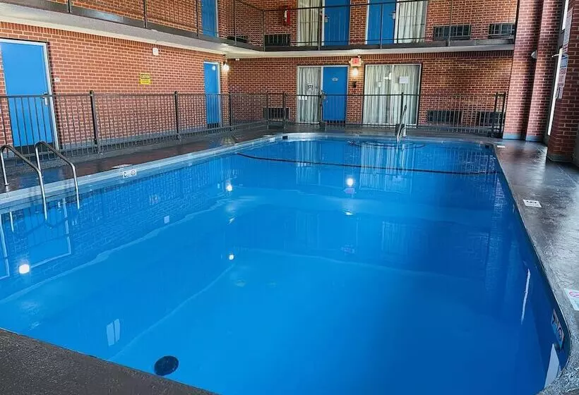 Отель Fairview Inn & Suite