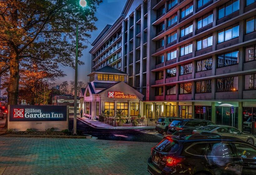 בית מלון כפרי Hilton Garden Inn Reagan National Airport