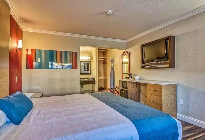 هتل Hollywood City Inn