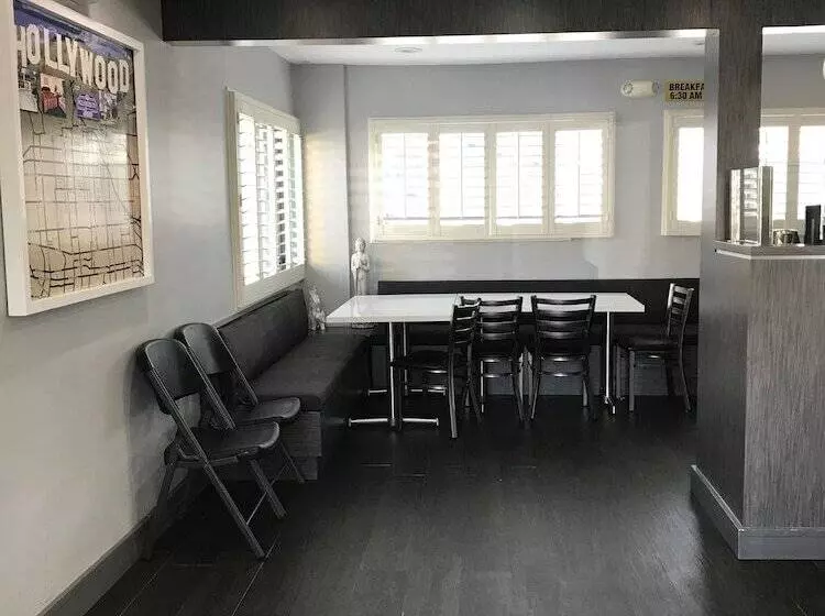 هتل Hollywood City Inn