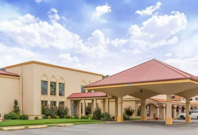 Otel Howard Johnson By Wyndham Conway