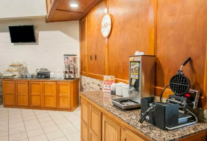 Otel Howard Johnson By Wyndham Conway