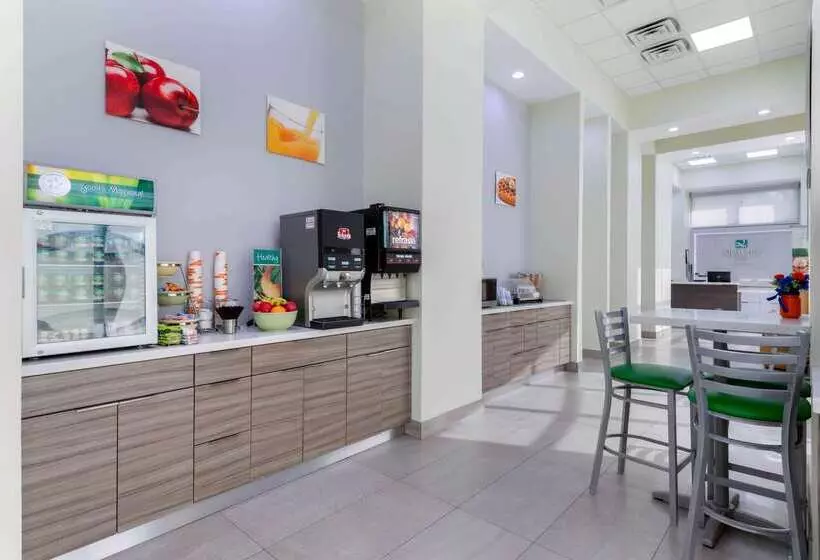 Szálloda Quality Inn University North I75