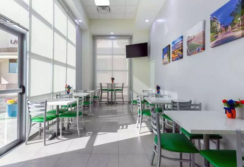 Szálloda Quality Inn University North I75