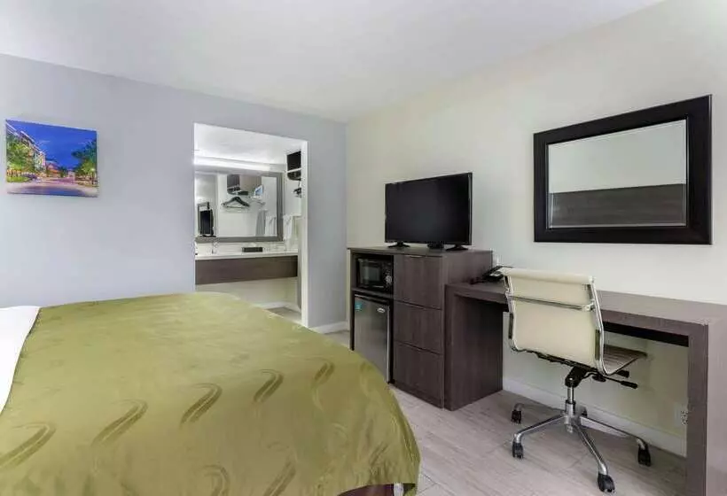 Szálloda Quality Inn University North I75