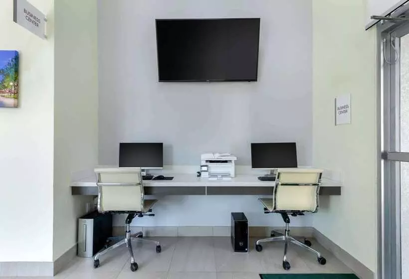 Szálloda Quality Inn University North I75