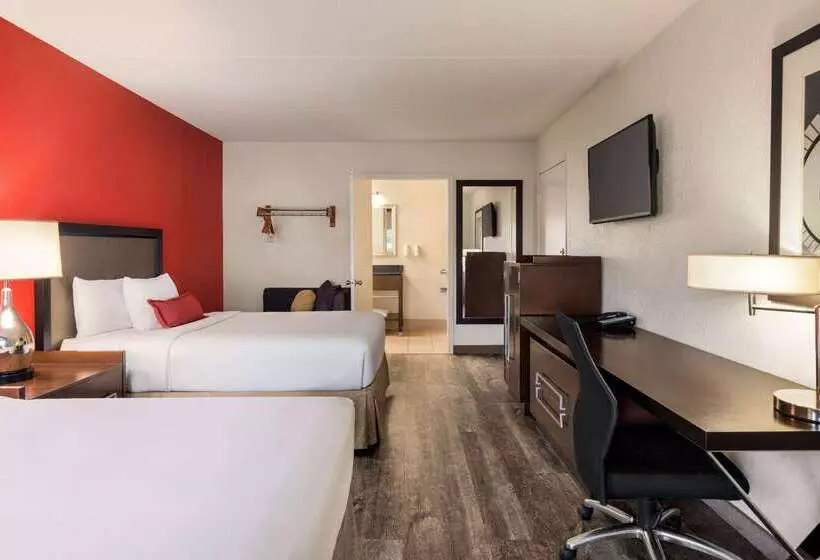 Отель Ramada By Wyndham Albuquerque Airport