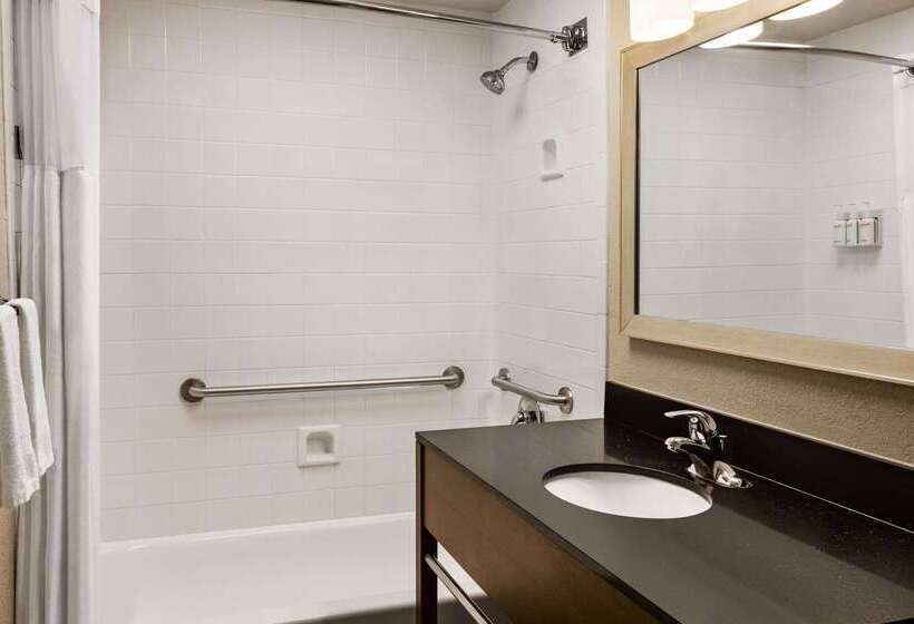 هتل Ramada By Wyndham Albuquerque Airport