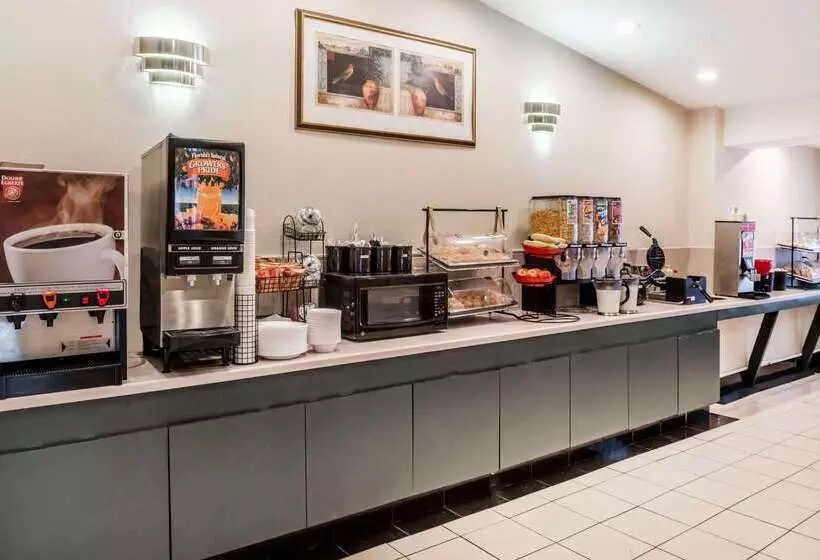 Отель Ramada By Wyndham Columbia