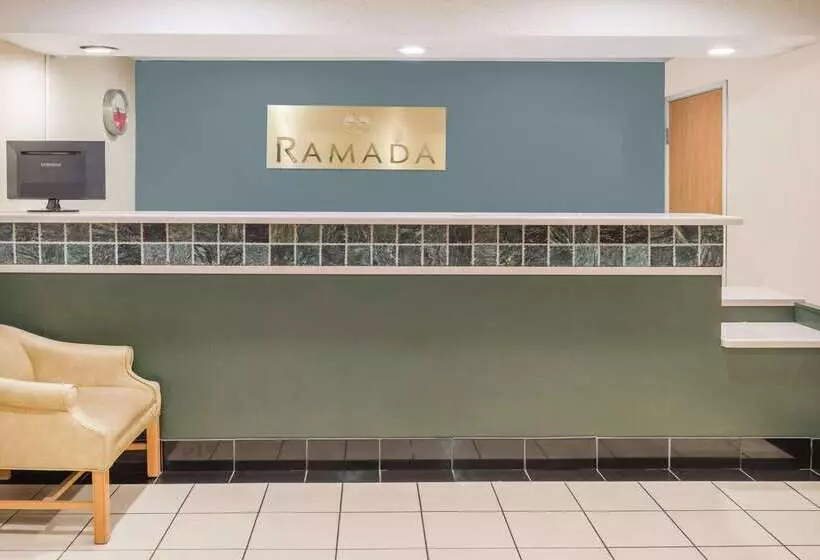 Отель Ramada By Wyndham Columbia