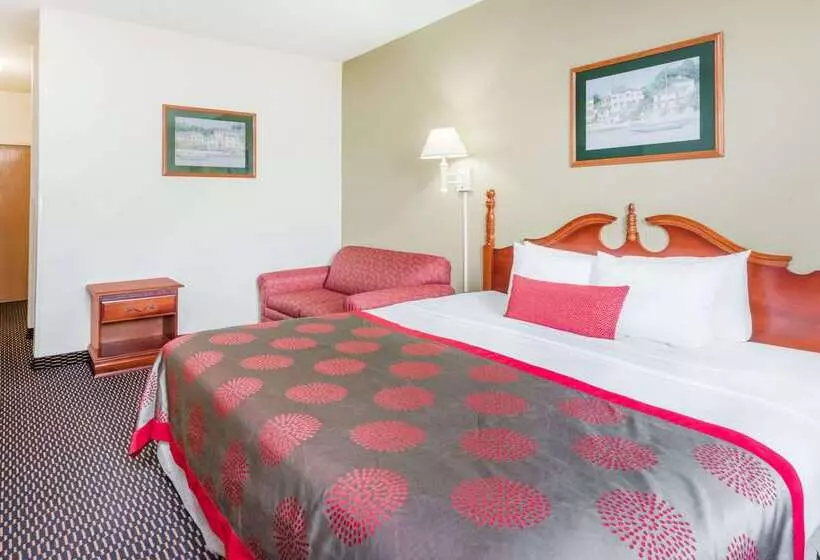 Отель Ramada By Wyndham Columbia