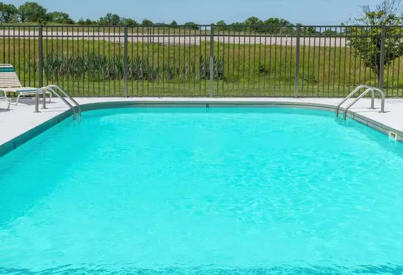 Отель Ramada By Wyndham Columbia