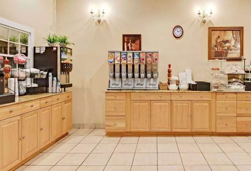 فندق Ramada By Wyndham Kittery